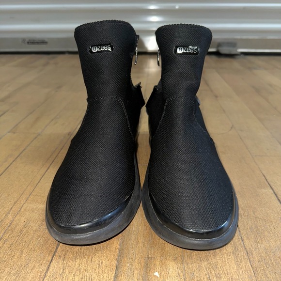 Bzees Mojo Ankle Boots Womens Size 8.5 Black Comfortable Arch Support Side Zip - Picture 6 of 11